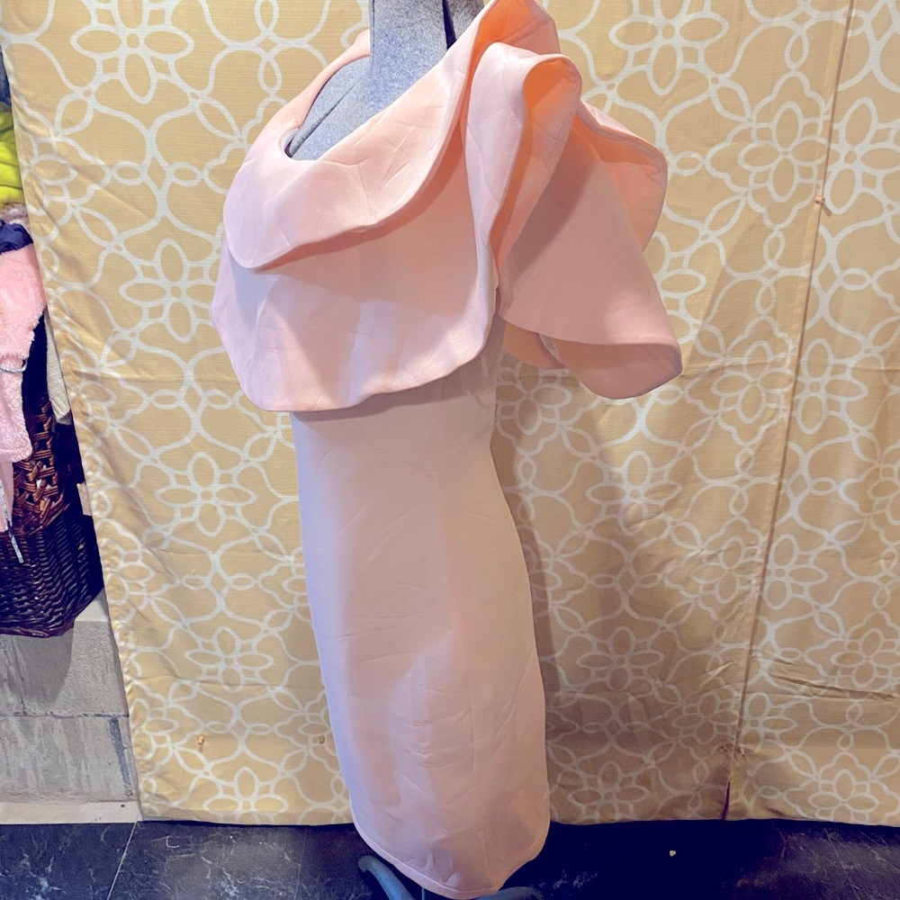 Super cute dress!  Never worn